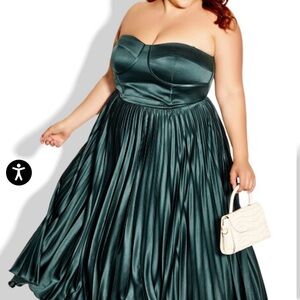 City Chic Ahanna Dress - Emerald (NWT)